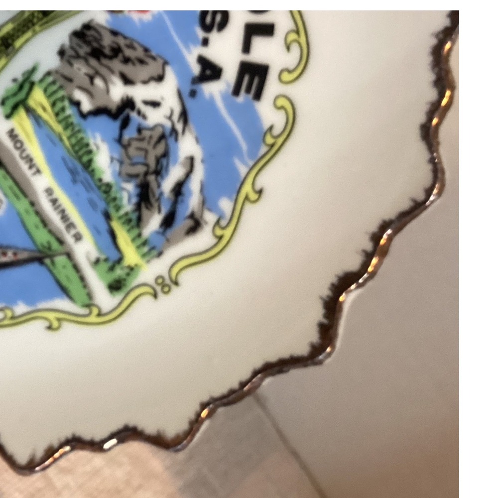 Souvenir Plate Seattle Space Needle, Diamond Fine China, Vintage Scalloped Edge - Picture 2 of 5